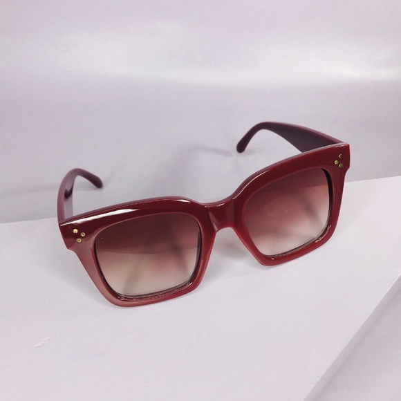 CLOSET REHAB Accessories - 🆑 Square Frame Sunglasses in Wine Red
